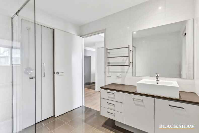 37/71 Giles Street Kingston