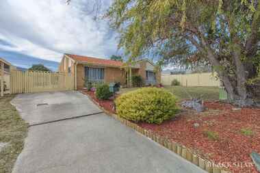 25 Pockett Avenue Banks