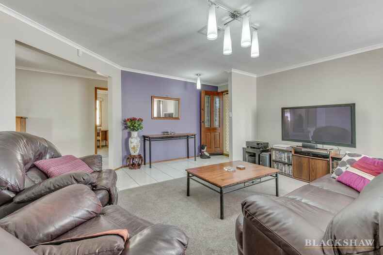 25 Pockett Avenue Banks