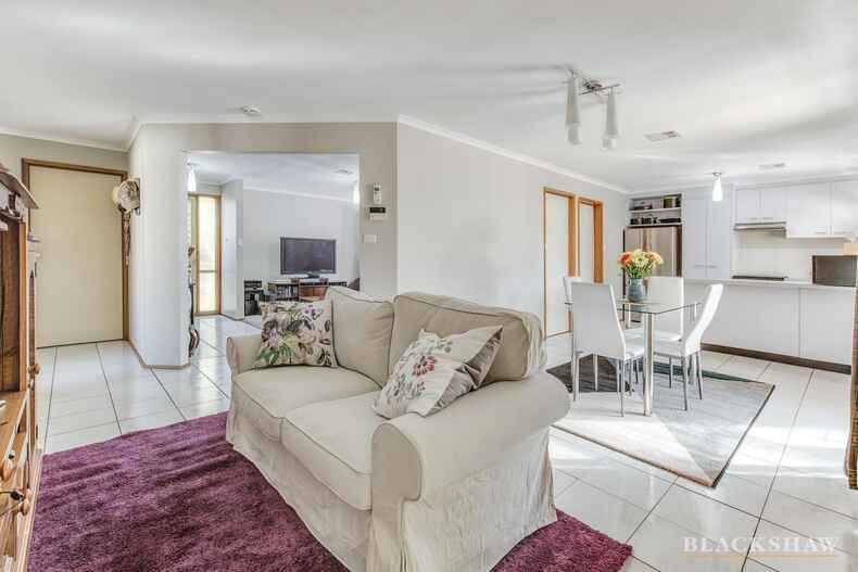 25 Pockett Avenue Banks