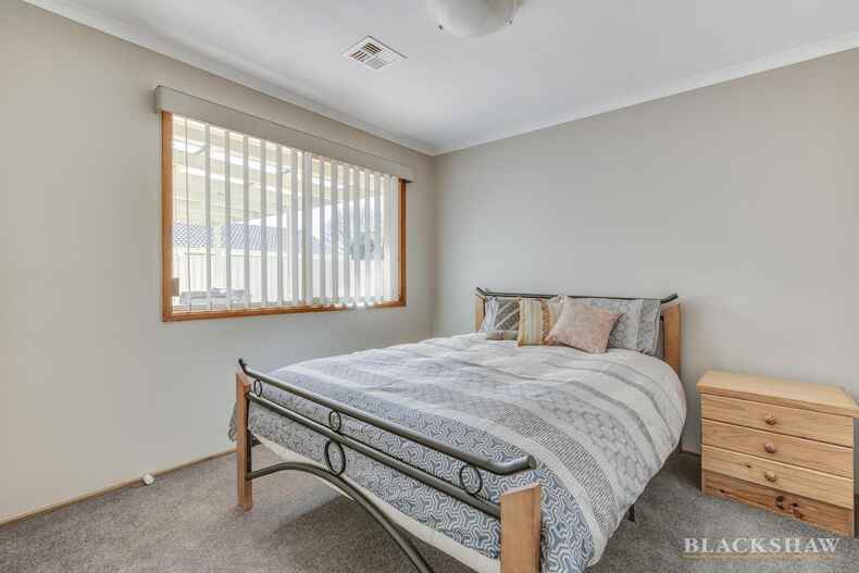 25 Pockett Avenue Banks