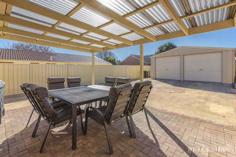 25 Pockett Avenue Banks
