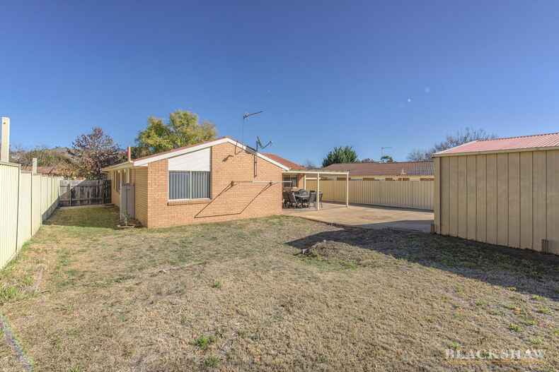 25 Pockett Avenue Banks