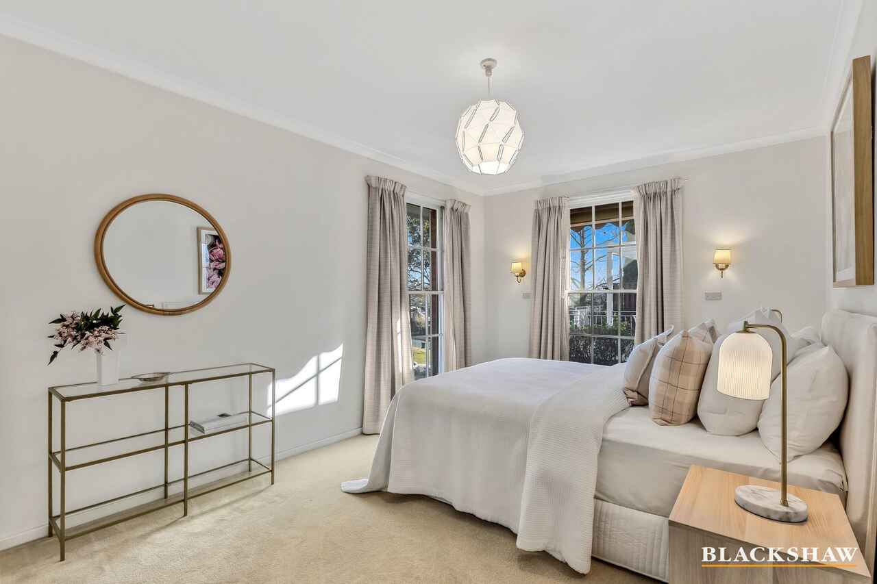 3 Curlewis Crescent Garran