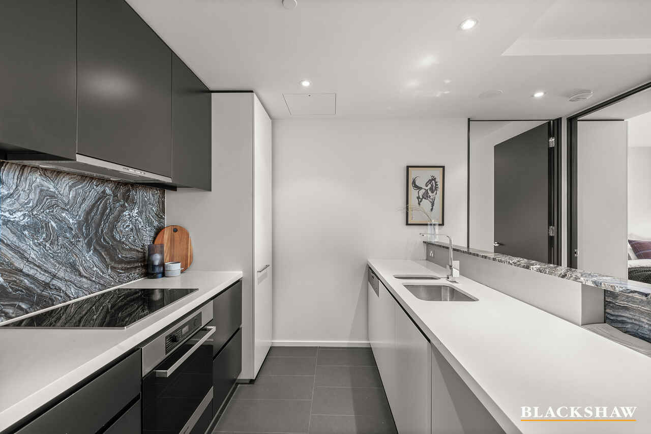 1107/19 Marcus Clarke Street City
