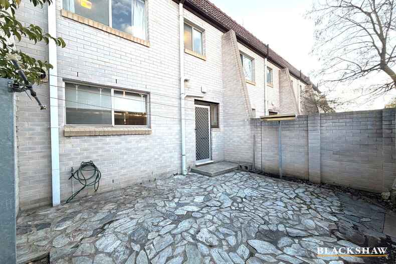2/8 Yarrow Street Queanbeyan 2/8 Yarrow Street Queanbeyan