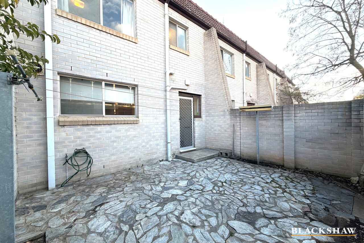 2/8 Yarrow Street Queanbeyan