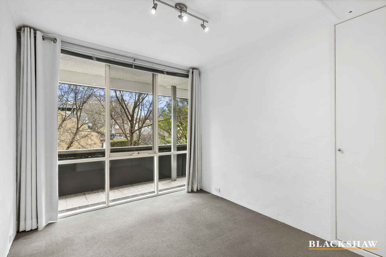 18/11 Howitt Street Kingston