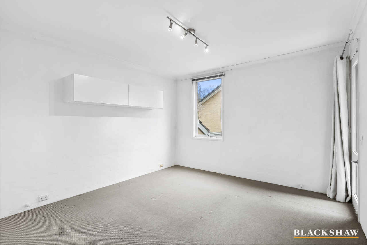 18/11 Howitt Street Kingston