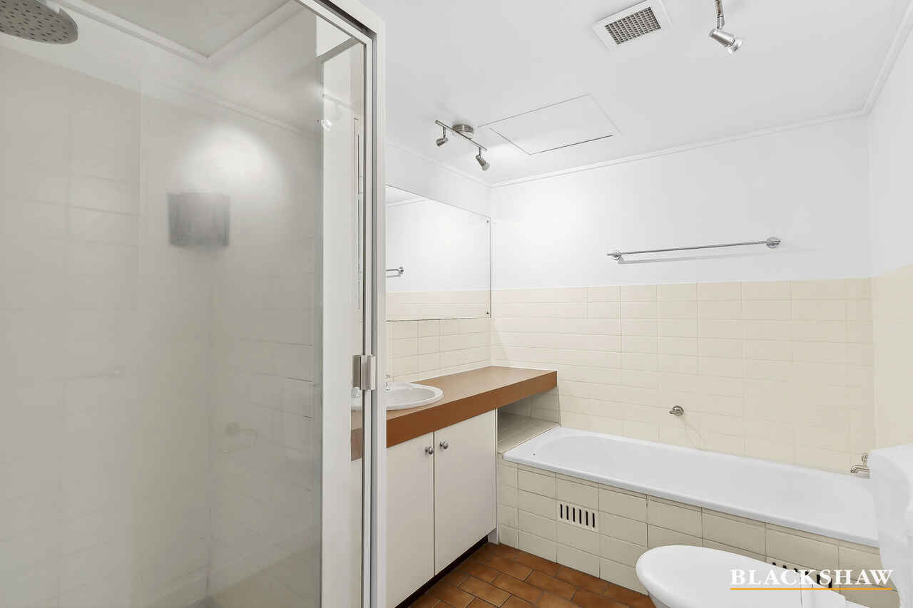 18/11 Howitt Street Kingston