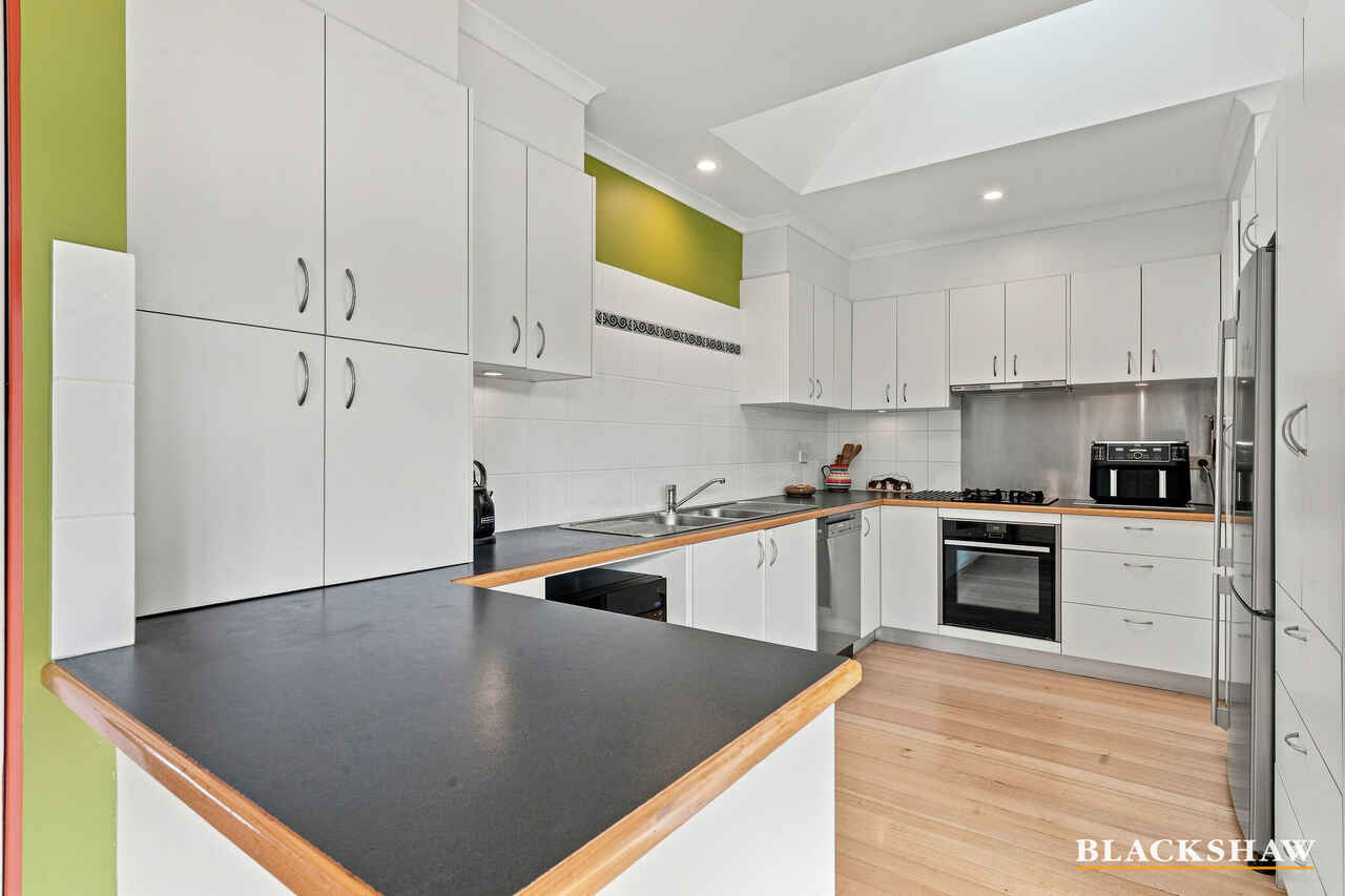 15 Fossey Street Holder