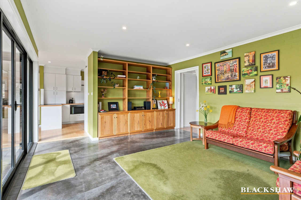 15 Fossey Street Holder