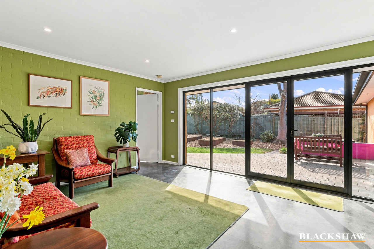 15 Fossey Street Holder