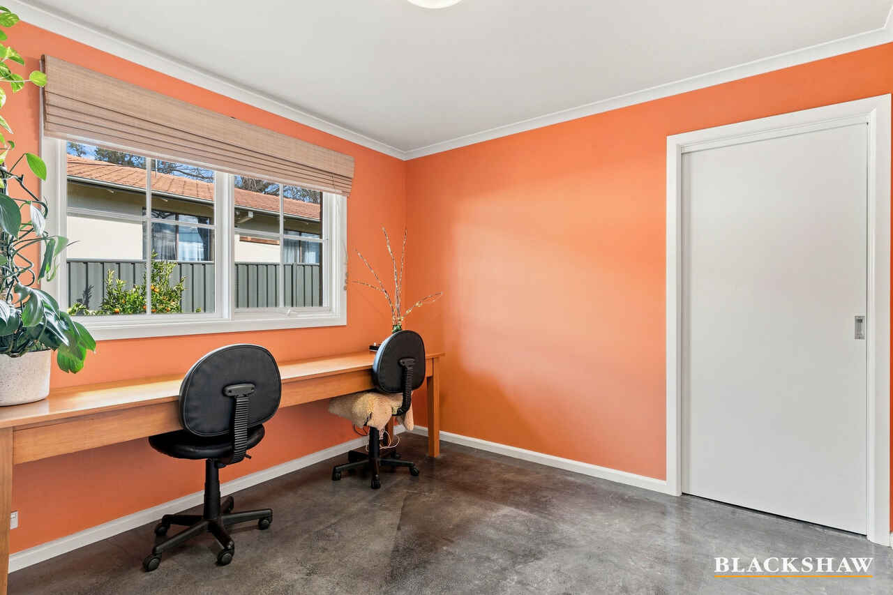 15 Fossey Street Holder