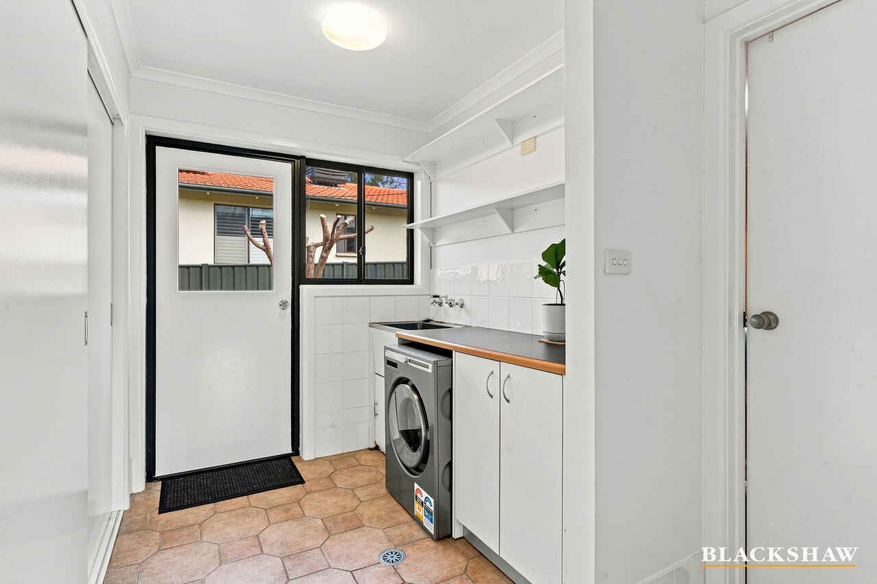 15 Fossey Street Holder