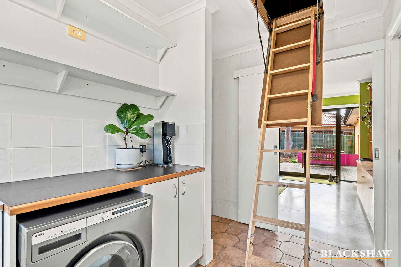 15 Fossey Street Holder
