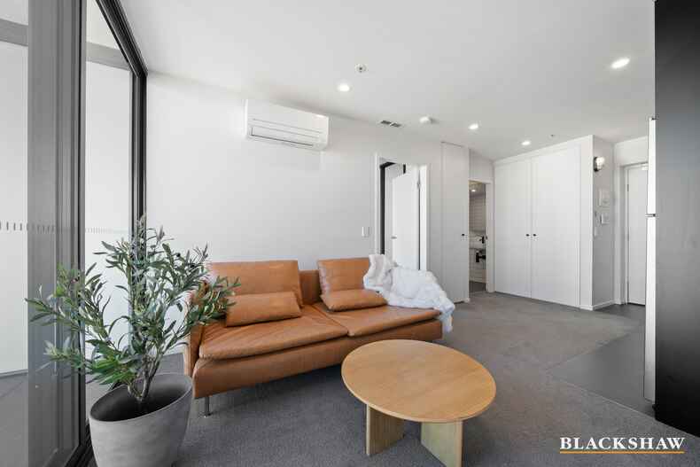 901/90 Swain Street Gungahlin