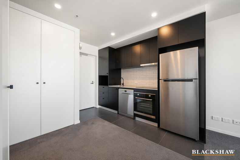 901/90 Swain Street Gungahlin
