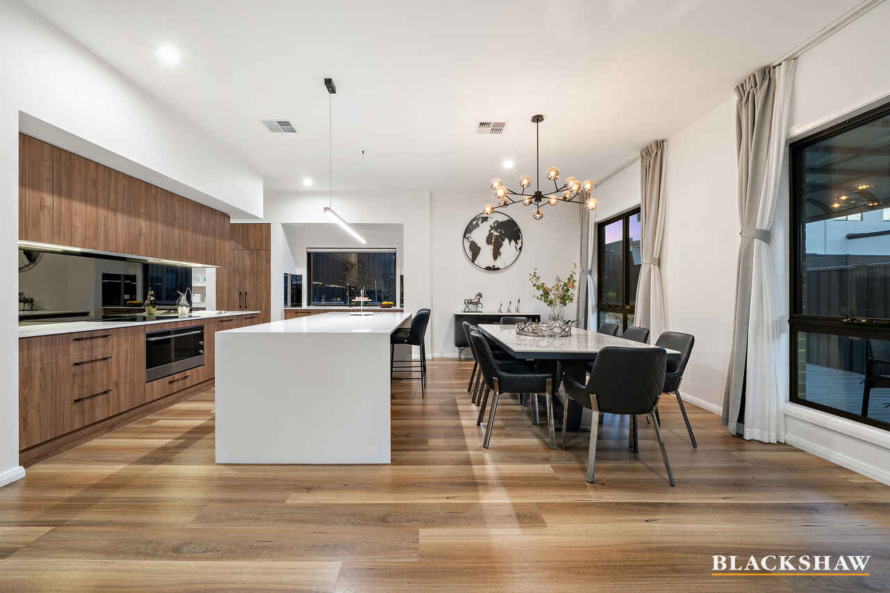 3 Lois Simpson Crescent Whitlam