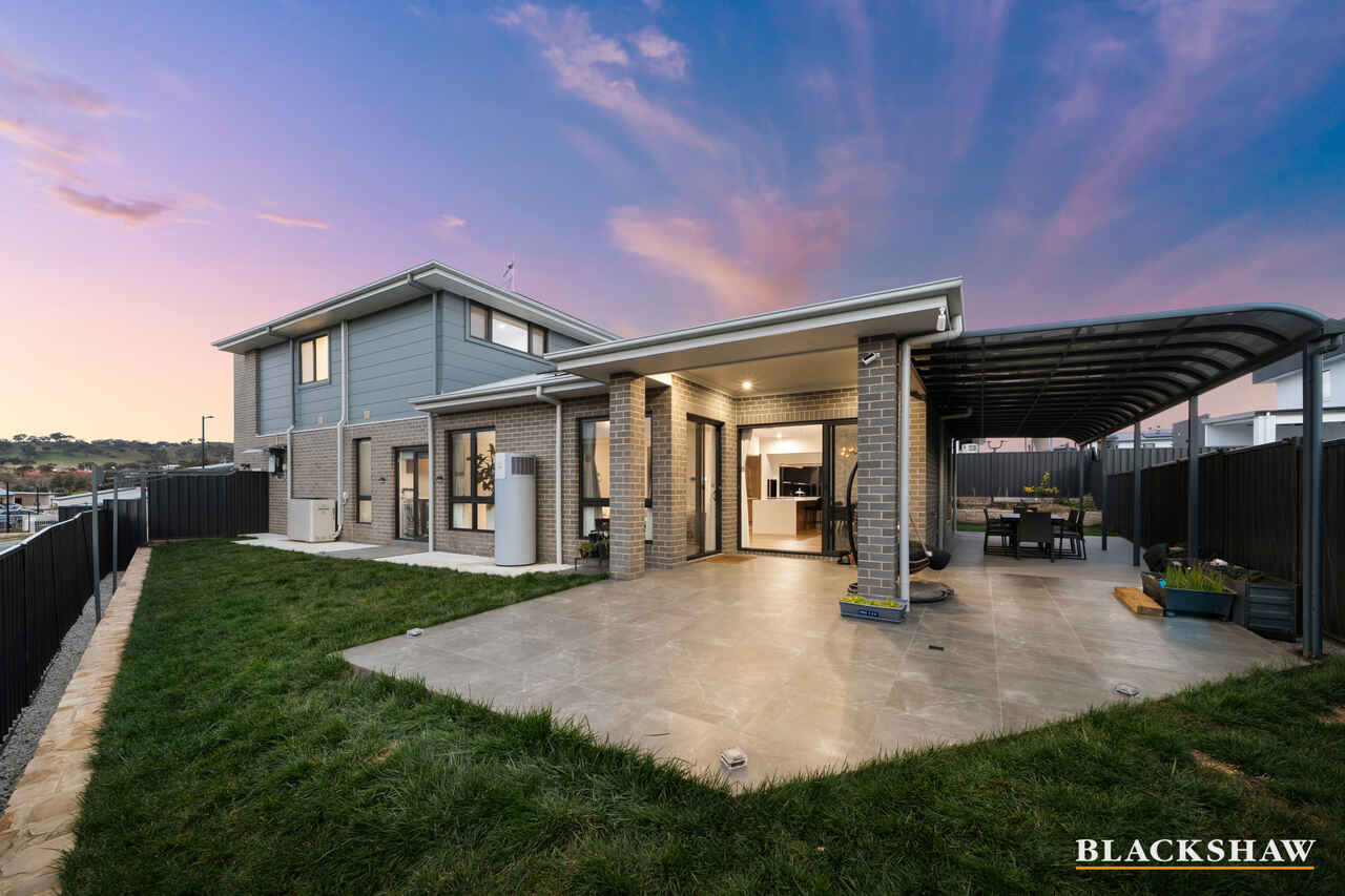 3 Lois Simpson Crescent Whitlam
