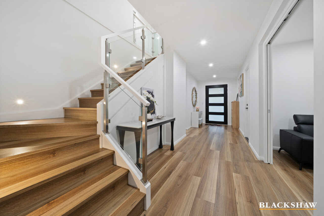 3 Lois Simpson Crescent Whitlam