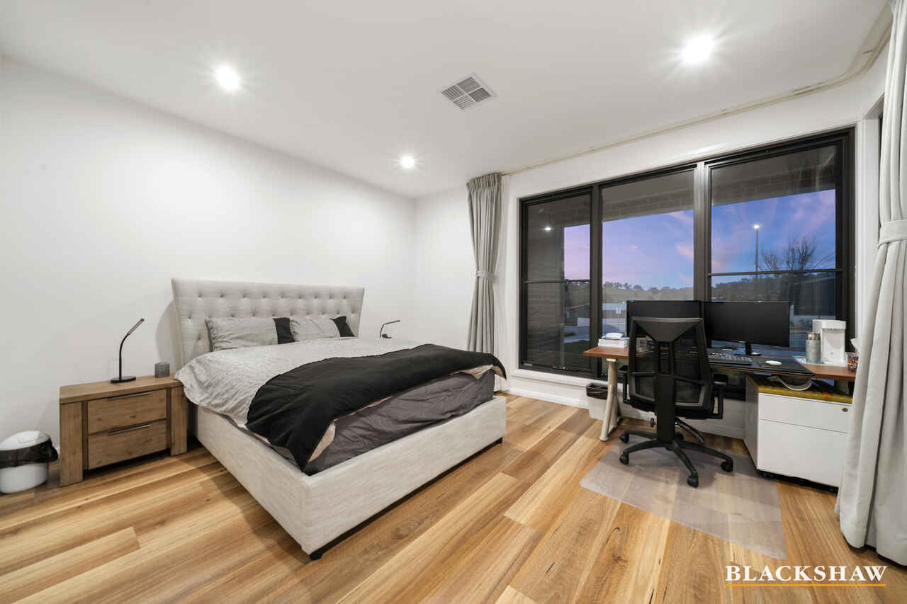 3 Lois Simpson Crescent Whitlam