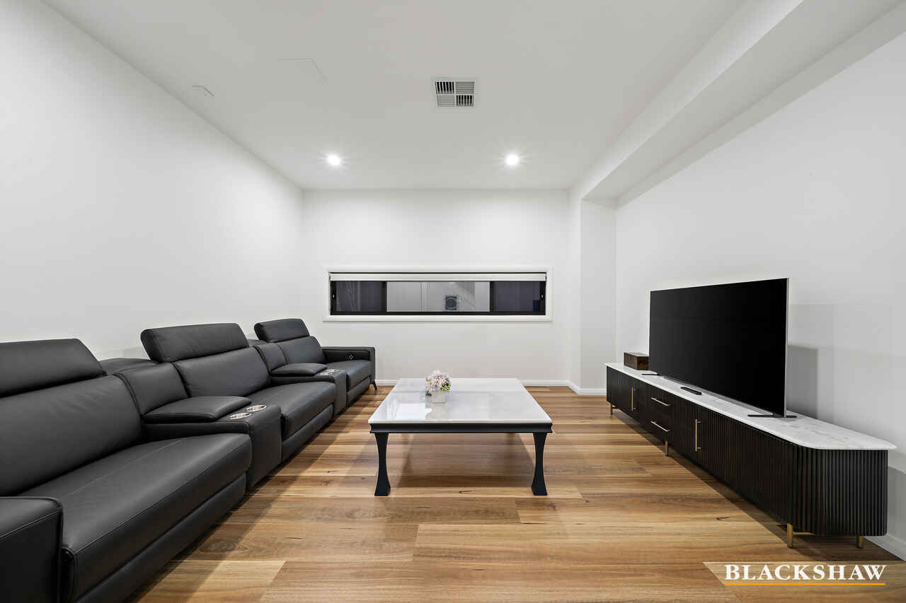 3 Lois Simpson Crescent Whitlam