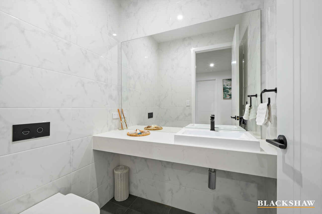 3 Lois Simpson Crescent Whitlam
