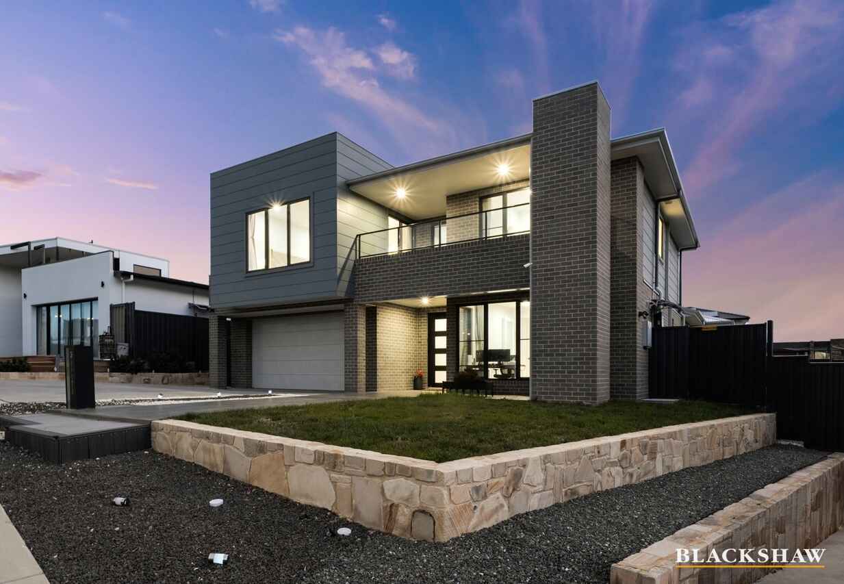 3 Lois Simpson Crescent Whitlam