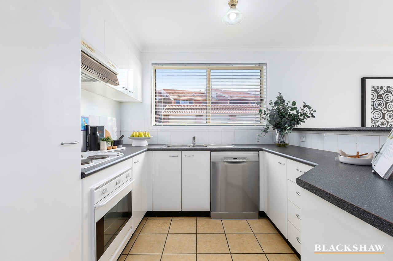 44/44 Jerrabomberra Avenue Narrabundah