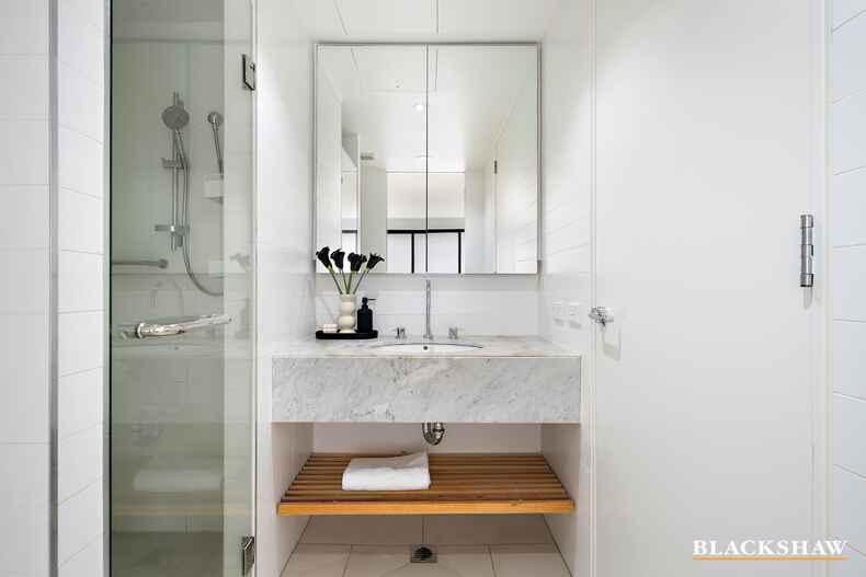 6/7 Sydney Avenue  Barton