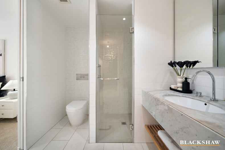6/7 Sydney Avenue  Barton