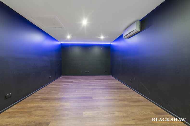 26 Loureiro Street Conder