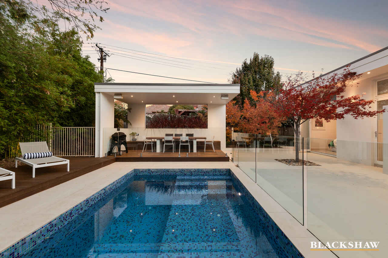 15 Wells Gardens Griffith