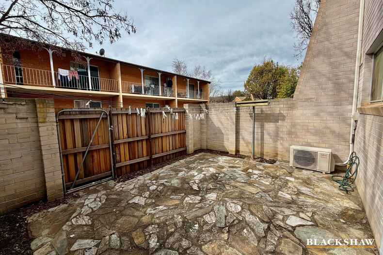 3/8 Yarrow Street Queanbeyan