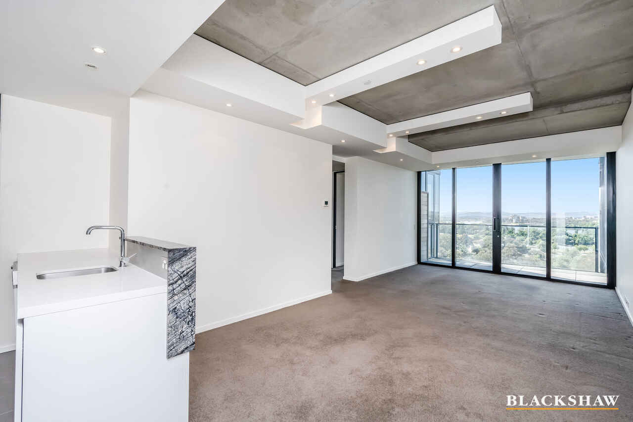 1001/19 Marcus Clarke Street City