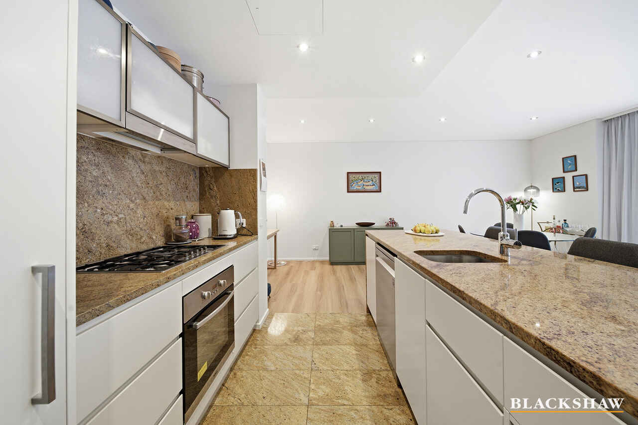 77/15 Coranderrk Street City