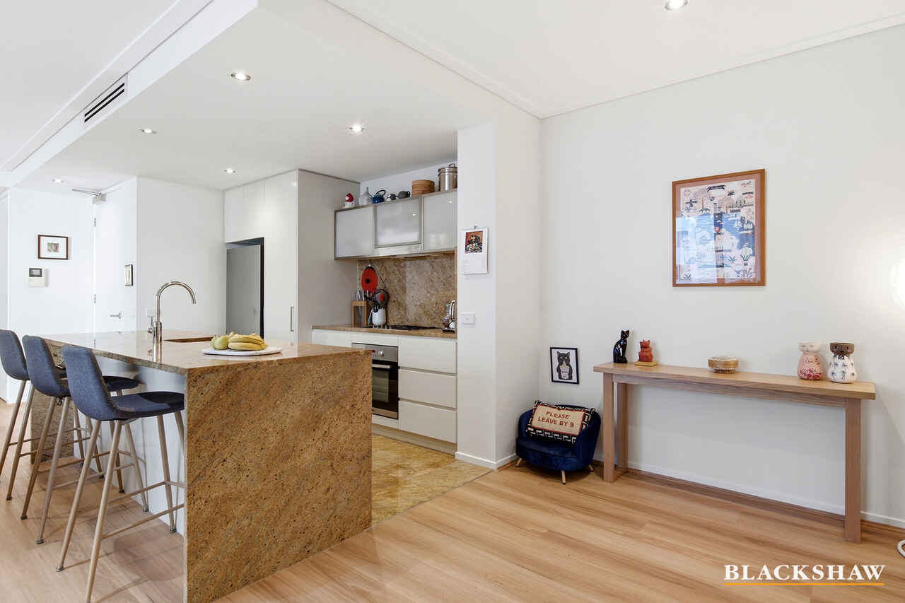 77/15 Coranderrk Street City