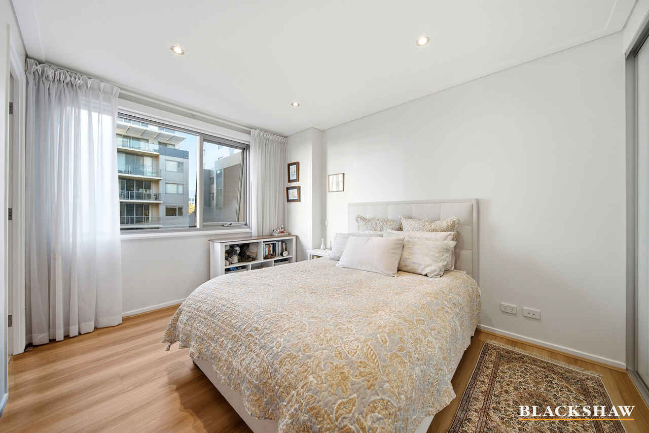 77/15 Coranderrk Street City