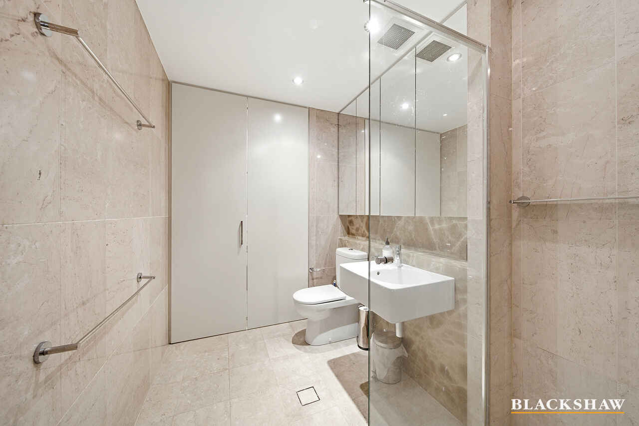 77/15 Coranderrk Street City