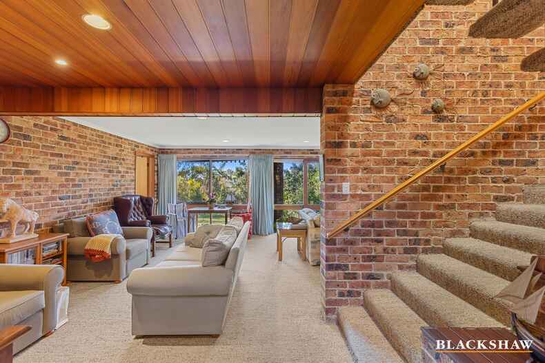 6 Hilltop Crescent Surf Beach