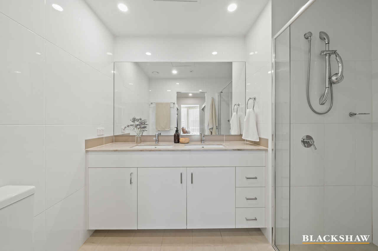 196/1 Mouat Street Lyneham