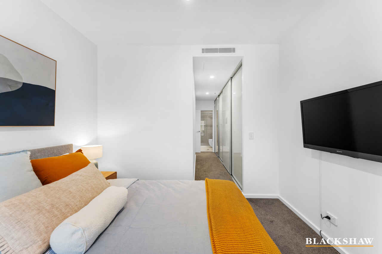 212/21 Captain Cook Crescent Griffith