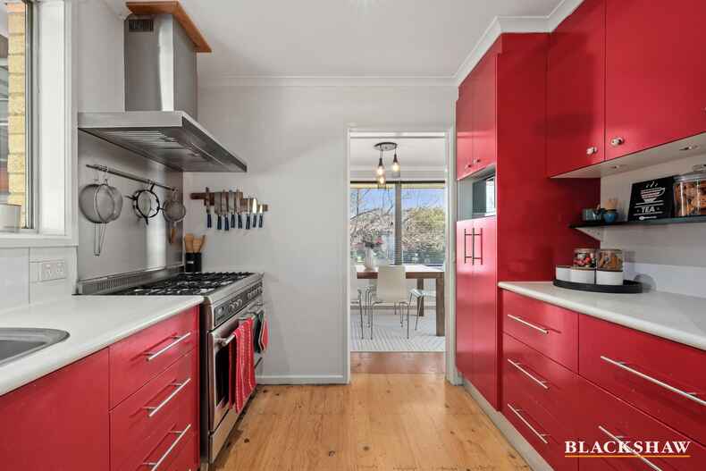7 Lindrum Crescent Holt 7 Lindrum Crescent Holt