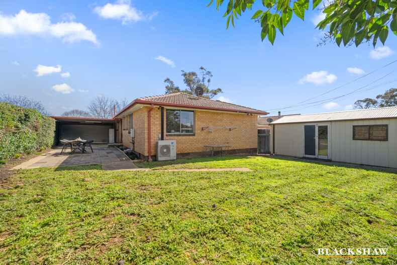 7 Lindrum Crescent Holt 7 Lindrum Crescent Holt