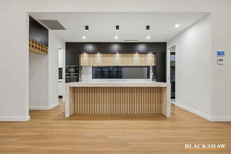 31 Maymuru Way Whitlam