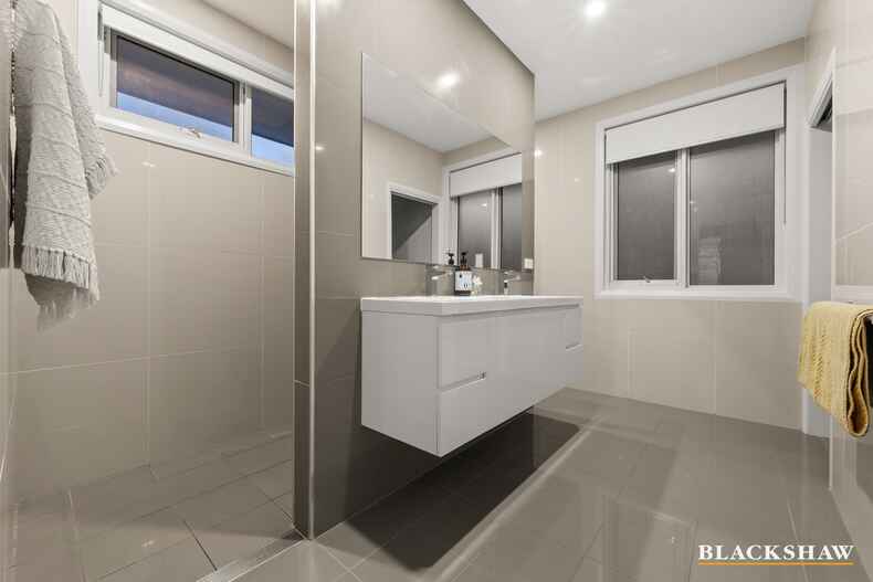 6 Hamilton Place Jerrabomberra