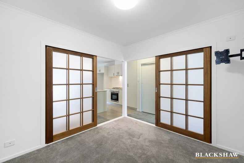 8/4 Ross Road Queanbeyan