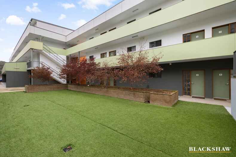 8/4 Ross Road Queanbeyan