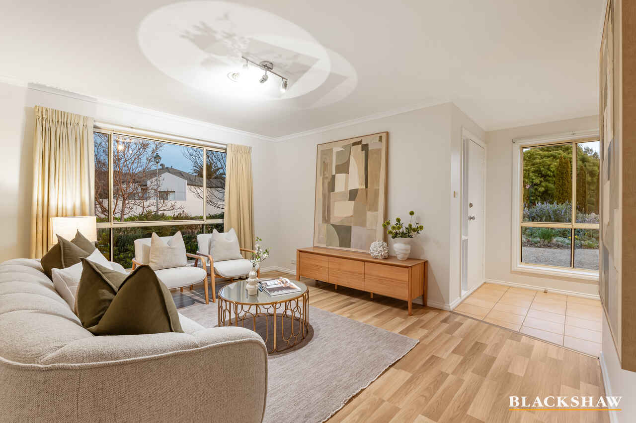 38 Bayside Court Jerrabomberra